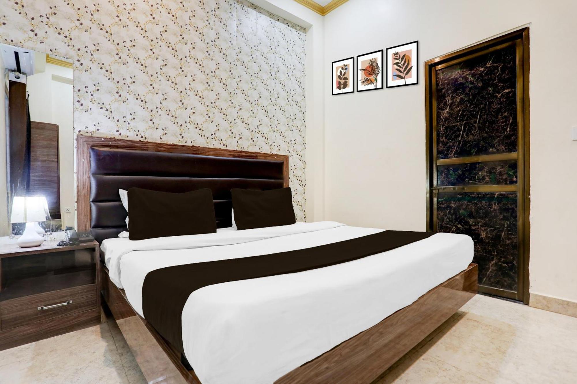 Super Hotel O Sankat Mochan Gandhi Nagar Kakarmatha Exterior photo