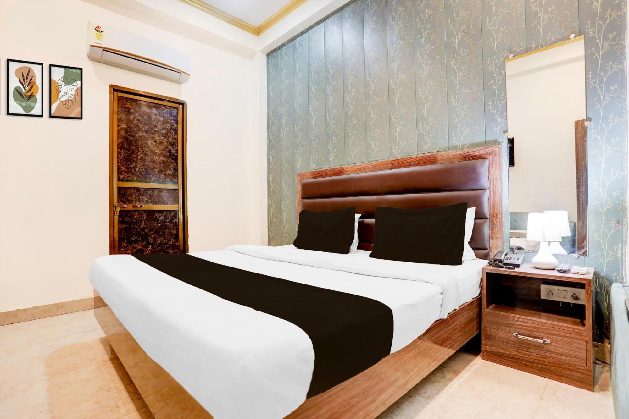 Super Hotel O Sankat Mochan Gandhi Nagar Kakarmatha Exterior photo