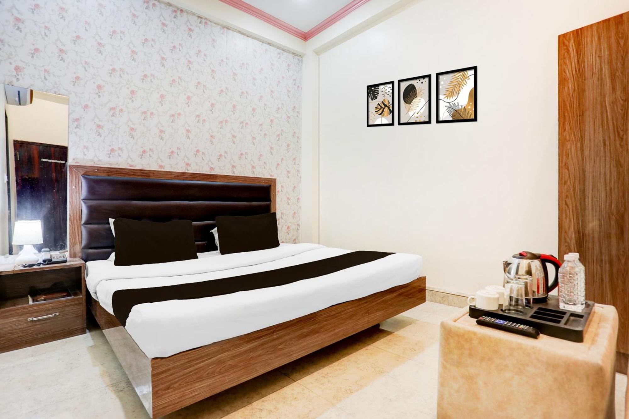 Super Hotel O Sankat Mochan Gandhi Nagar Kakarmatha Exterior photo